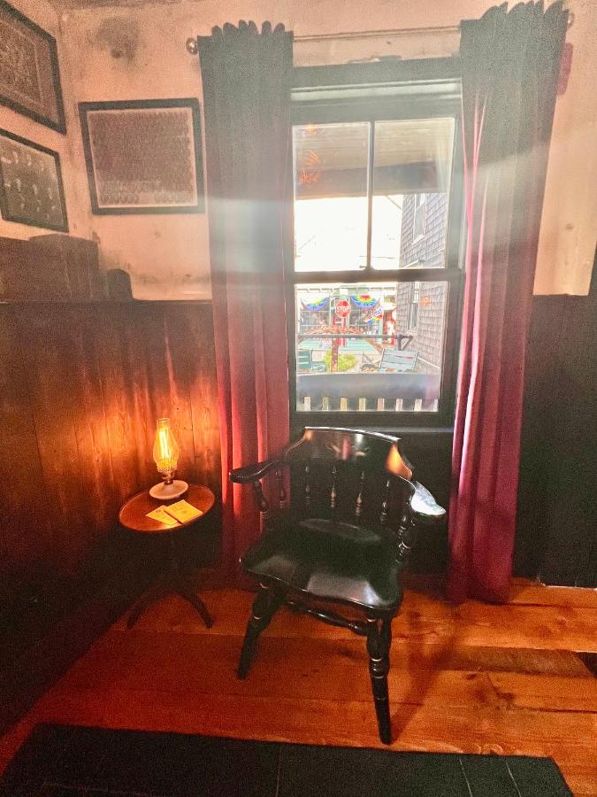 | Crew's Quarters Boarding House - Caters to Men