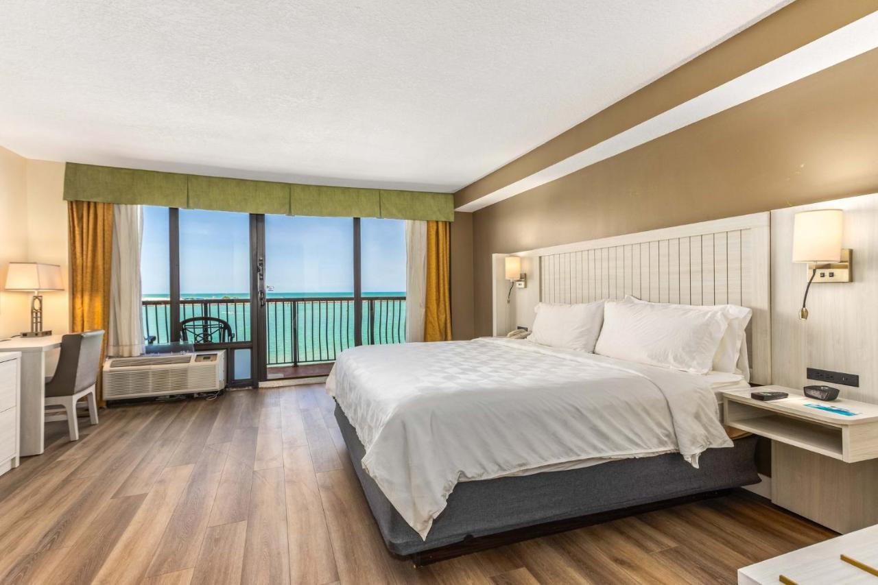 King Room with Gulf View at Holiday Inn & Suites Clearwater Beach by IHG