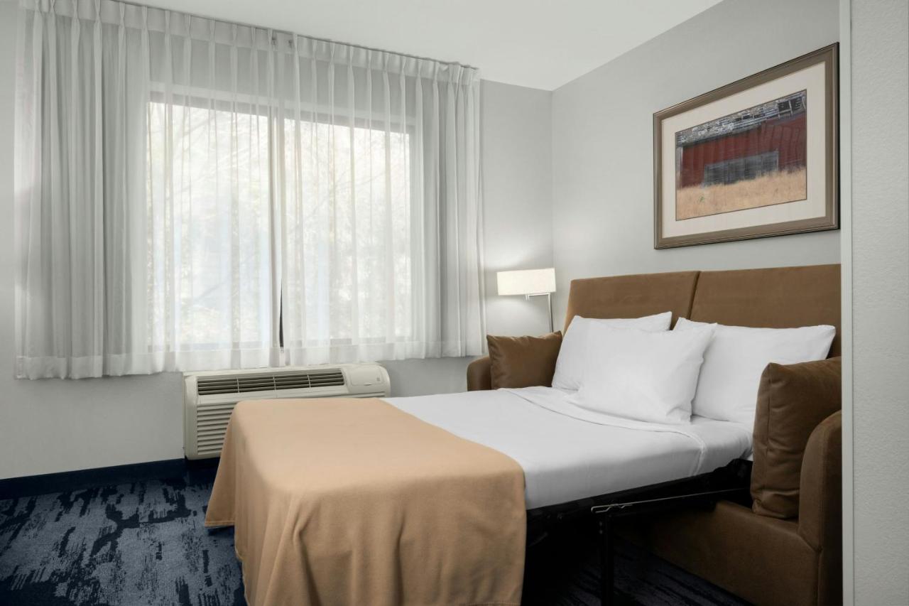| Fairfield Inn & Suites by Marriott Moscow