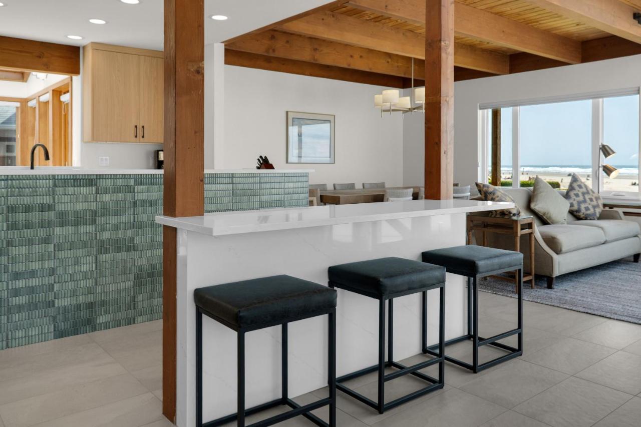 Flagship - Ocean Front Two Bedroom Suite at The Waves
