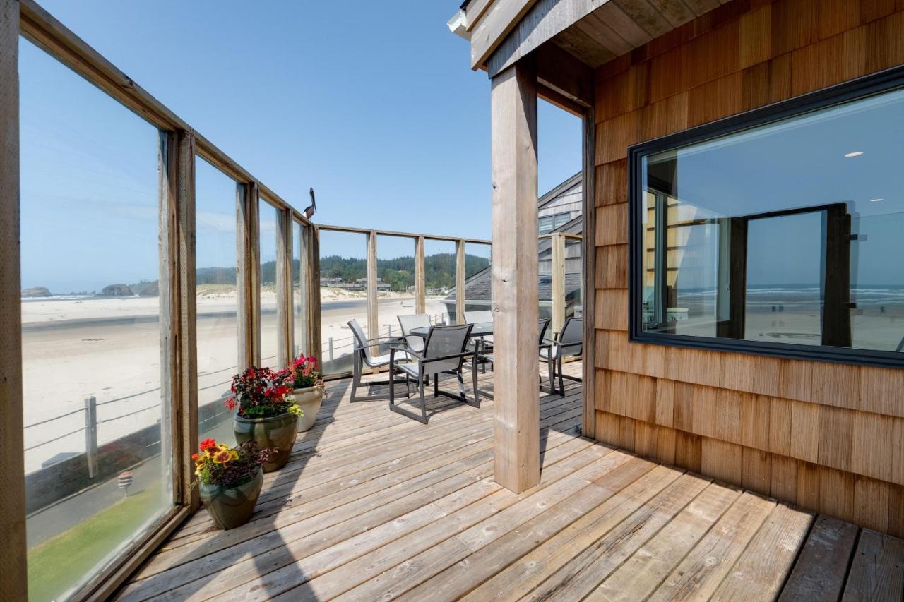 Flagship - Ocean Front Two Bedroom Suite at The Waves