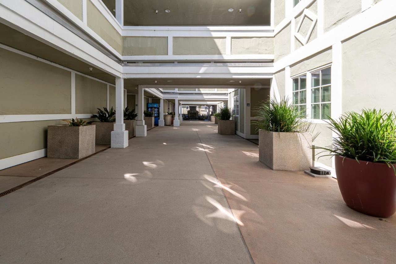 | Carlsbad Inn Beach Resort