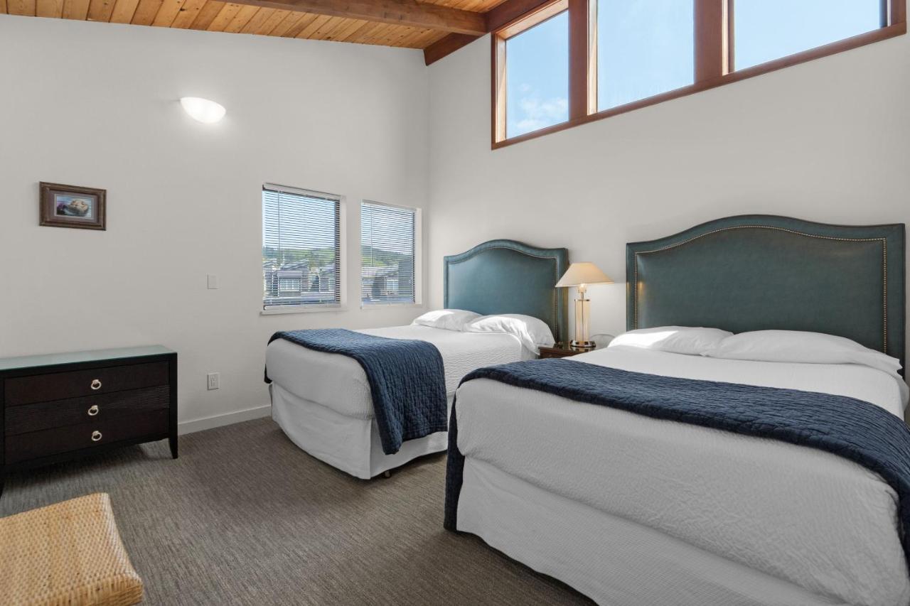 Flagship - Ocean Front Two Bedroom Suite at The Waves