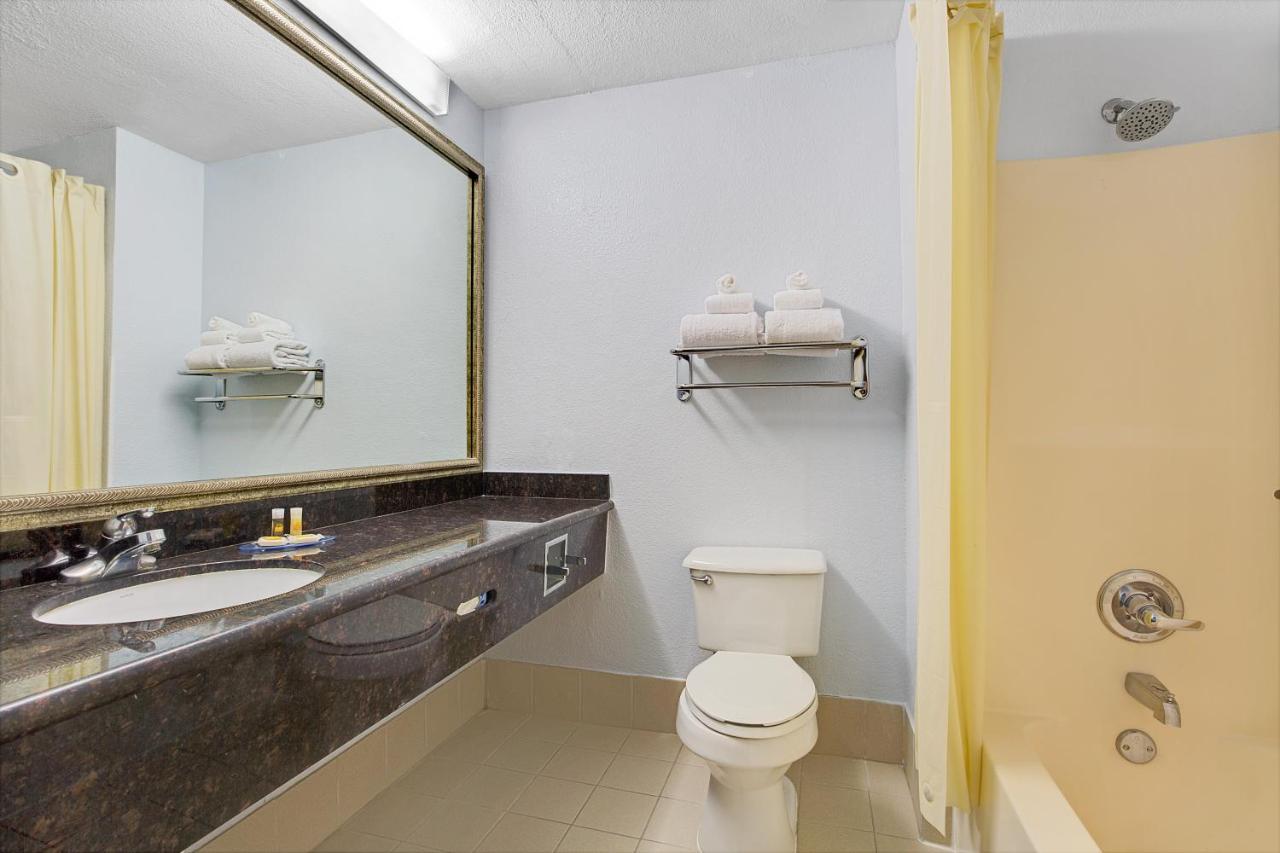 King Room - Non-Smoking at Days Inn by Wyndham Dallas Garland West