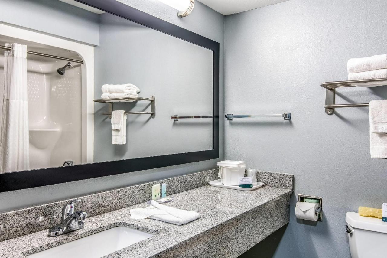 King Suite with Sofa Bed at Quality Suites Maumelle - Little Rock Northwest