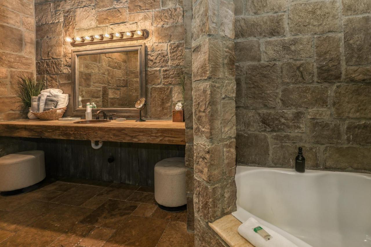| The Inn at Zaca Creek