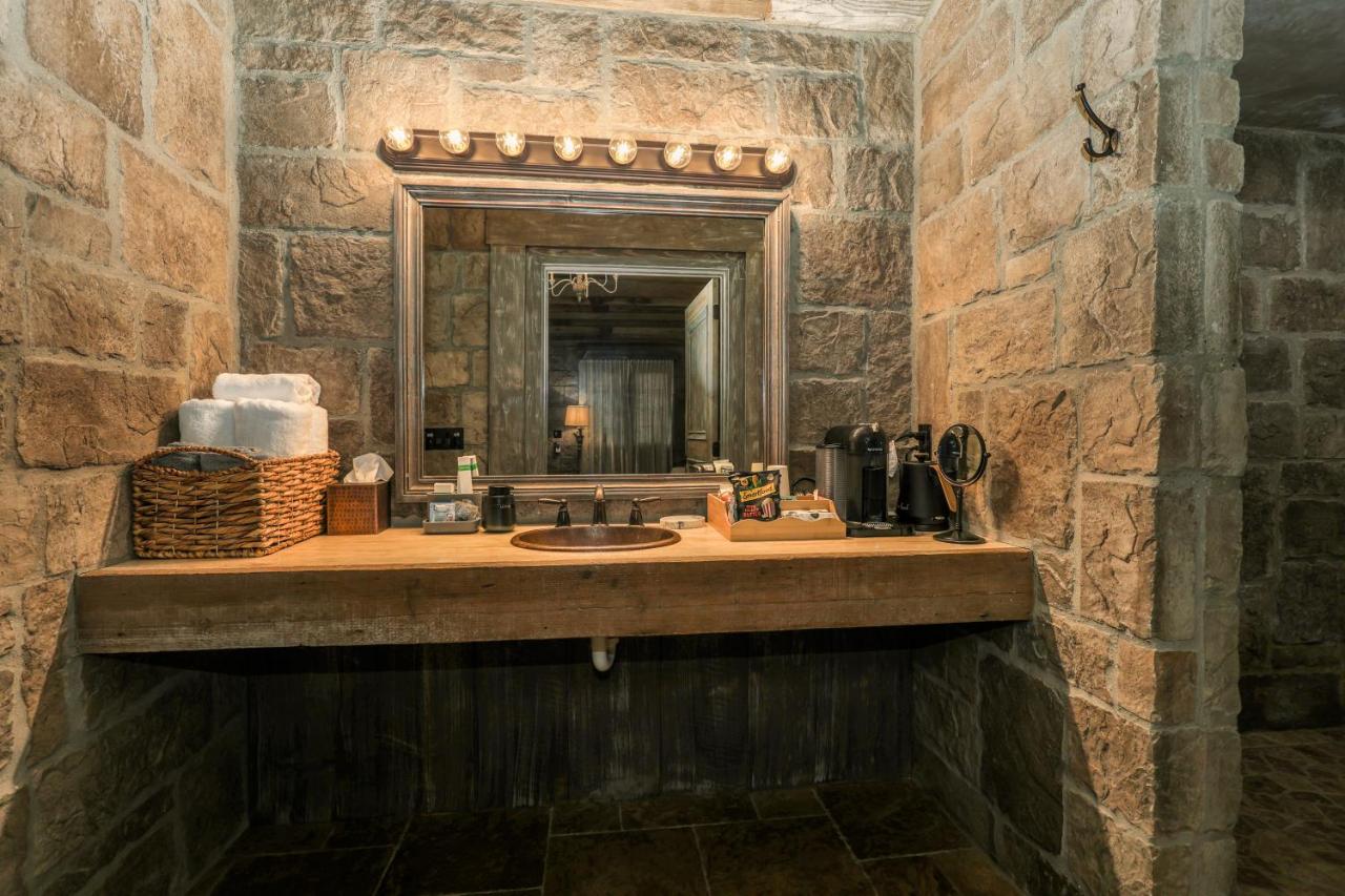 | The Inn at Zaca Creek