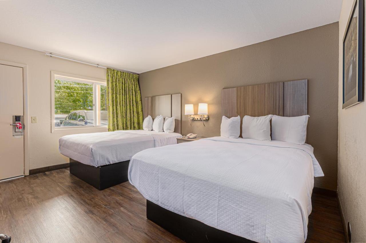 | Econo Lodge Cherokee