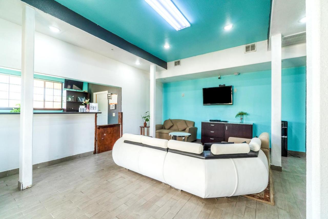  | Budget Host Inn