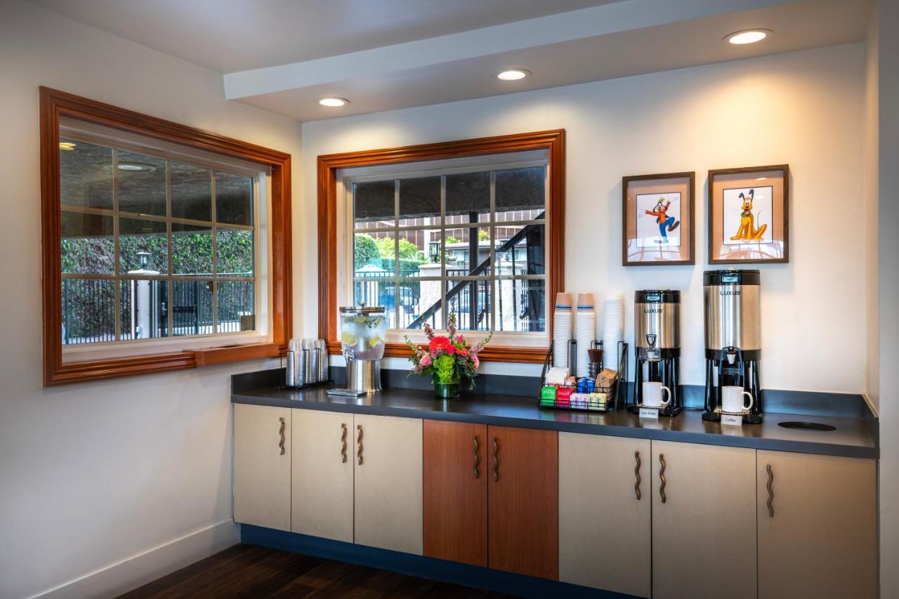 | Alpine Inn near Convention Center and the Park