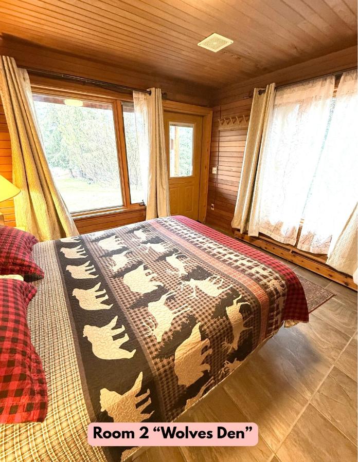 | Lake Louise Lodge, Alaska