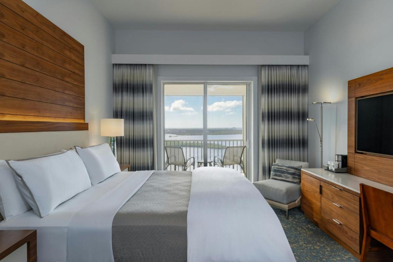 Deluxe King Room at The Westin Cape Coral Resort At Marina Village