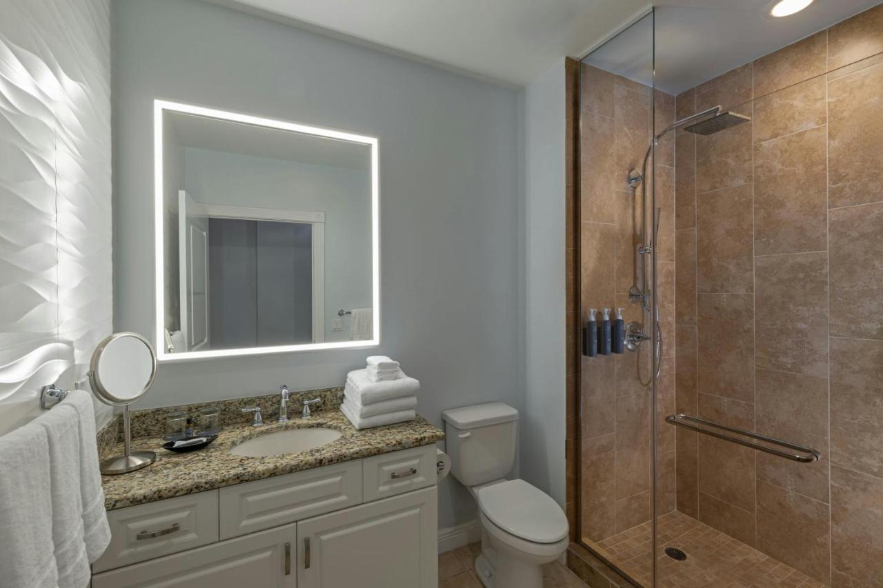 Deluxe King Room at The Westin Cape Coral Resort At Marina Village