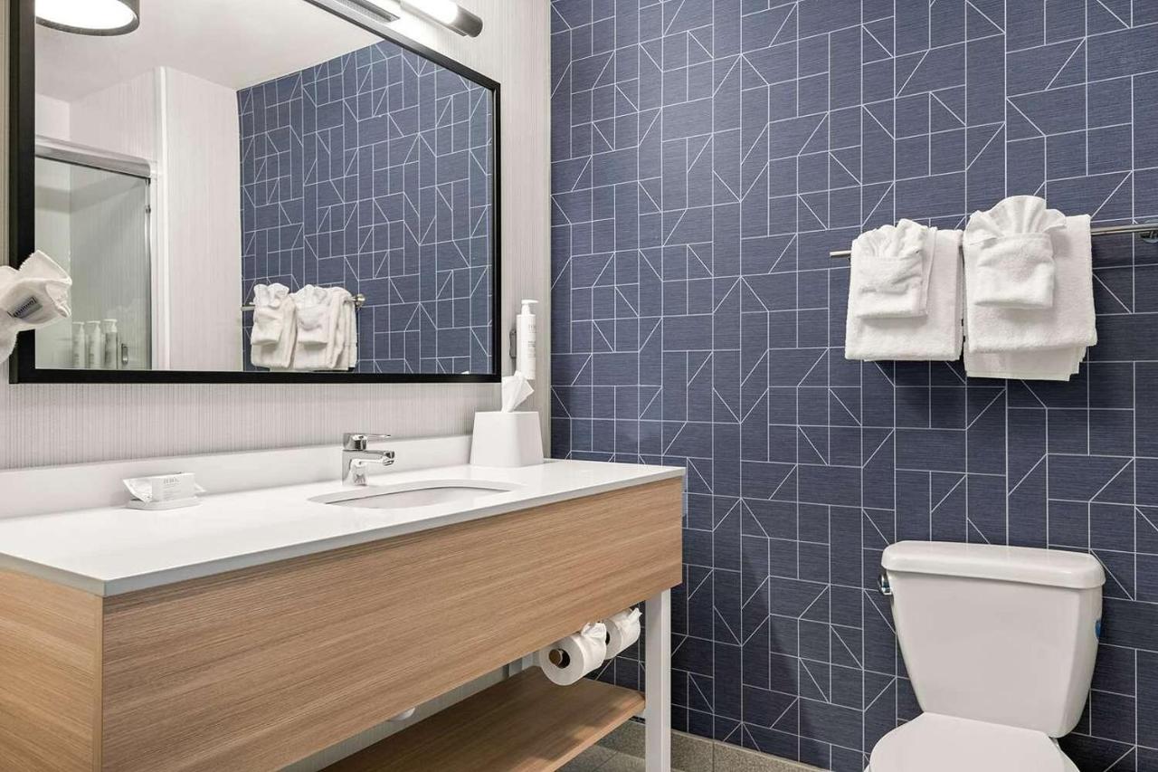 | Astoria Hotel & Suites - Glendive