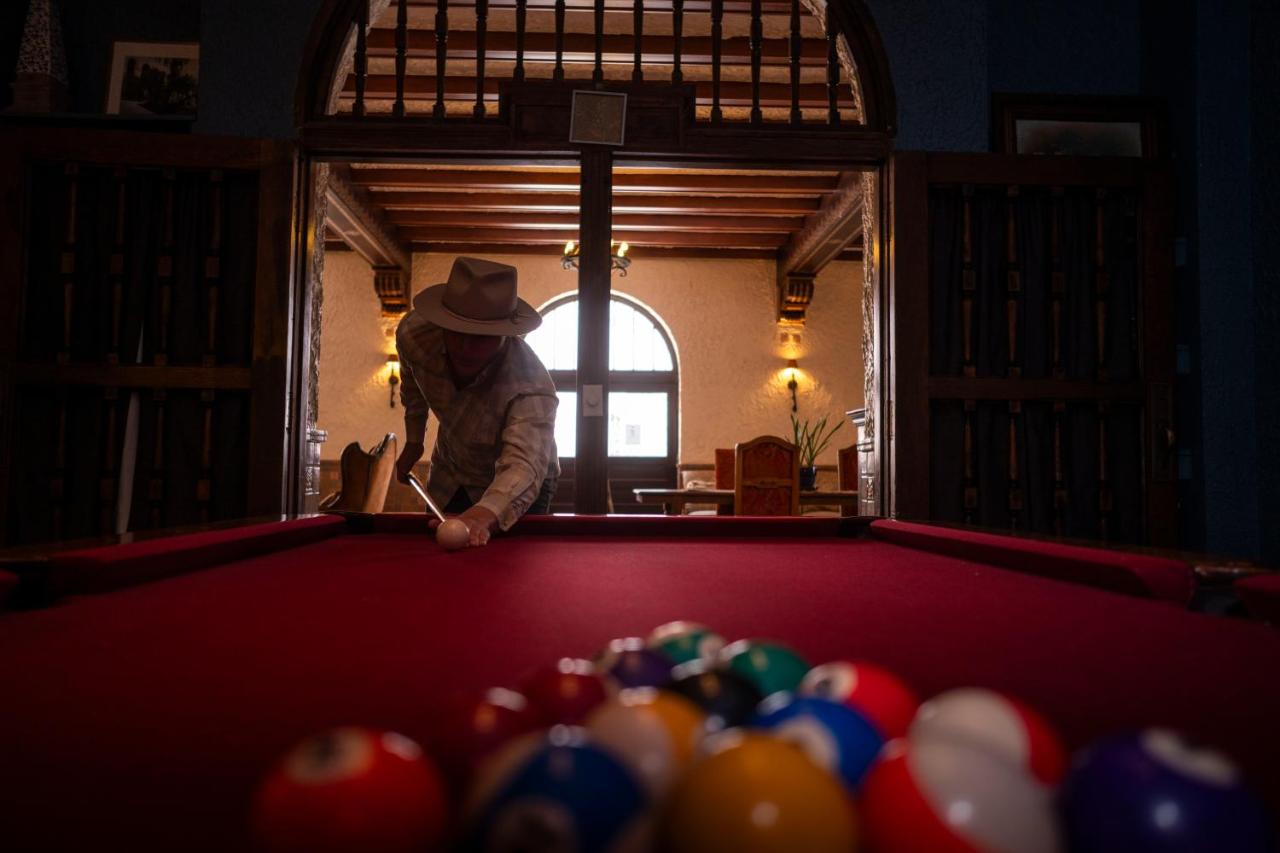 | The Holland Hotel
