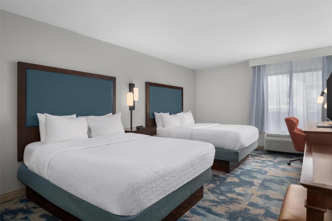 Queen Room with Two Queen Beds at Hampton Inn Memphis/Southaven