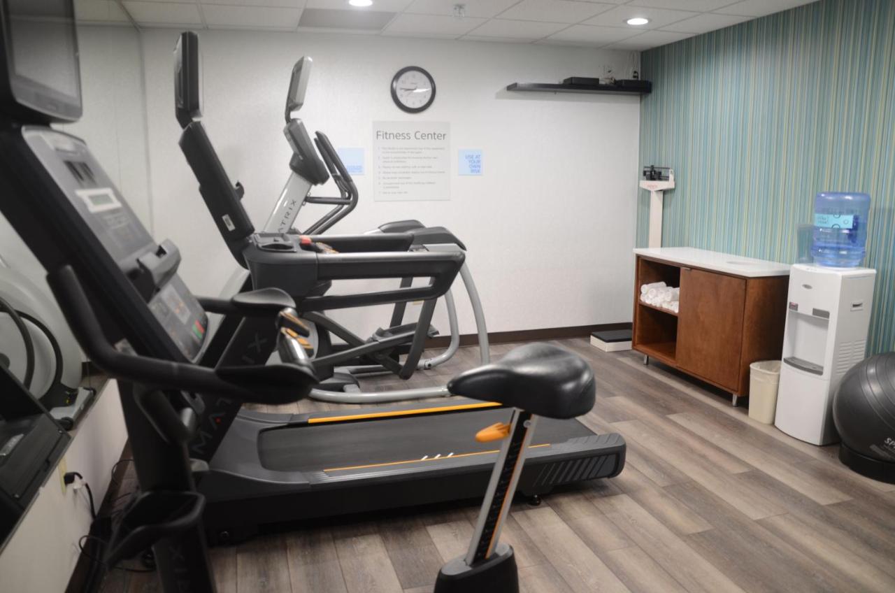 | Holiday Inn Express Hotel & Suites Memphis/Germantown, an IHG Hotel