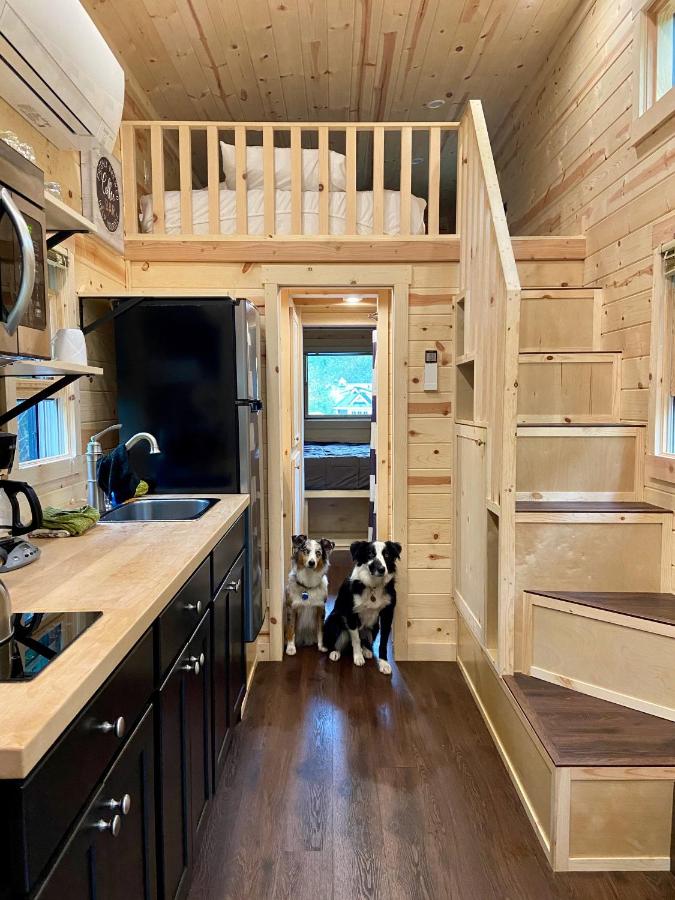 | Mount Hood Village Deluxe Cabin 5