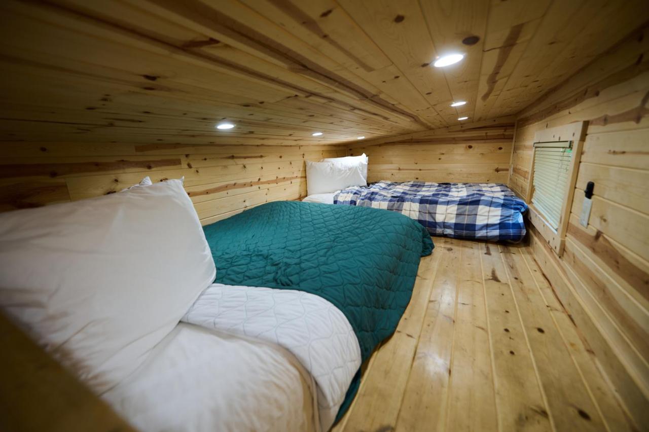 | Mount Hood Village Deluxe Cabin 5