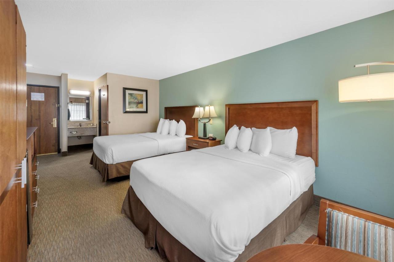 Queen Room with Two Queen Beds - Poolside - Non Smoking at Best Western Plus Atrium Inn
