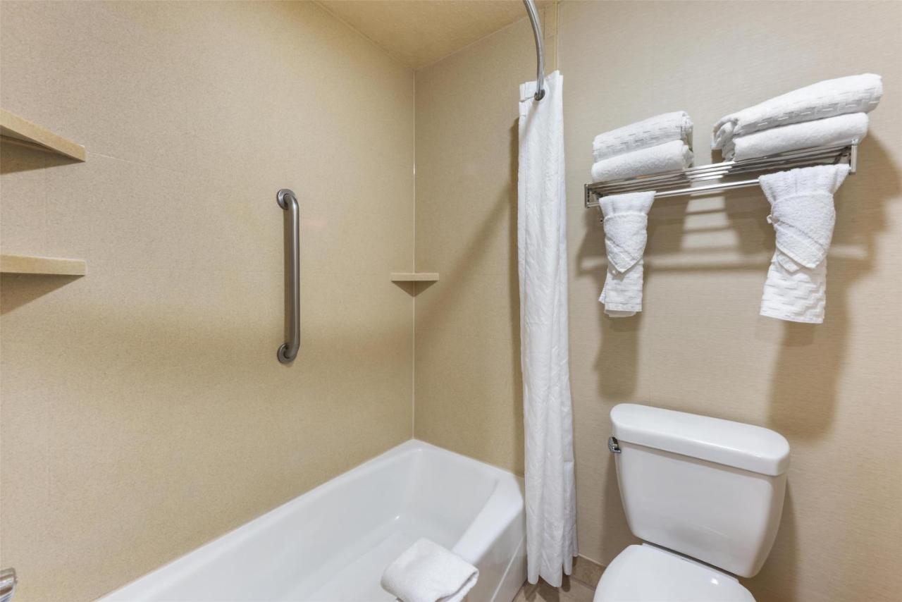 Queen Room with Two Queen Beds - Poolside - Non Smoking at Best Western Plus Atrium Inn