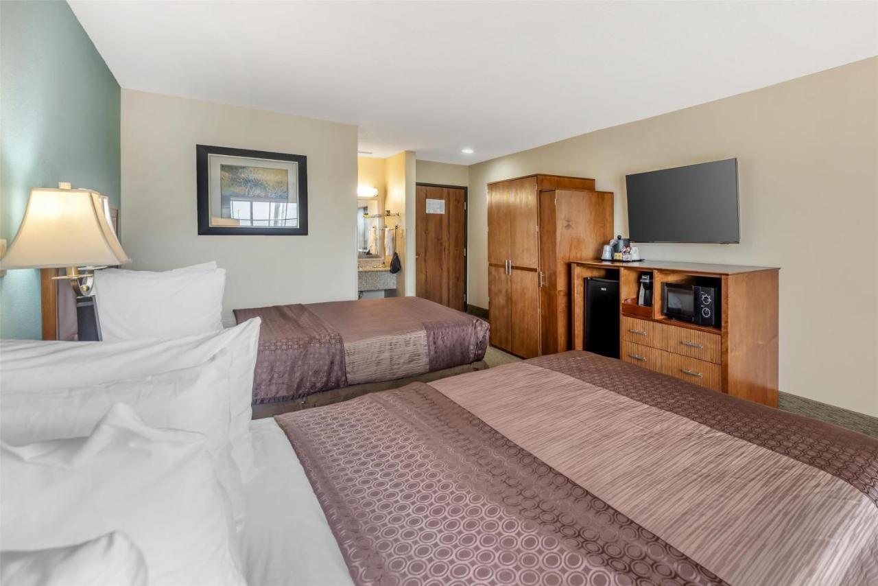Queen Room with Two Queen Beds - Non Smoking at Best Western Plus Atrium Inn