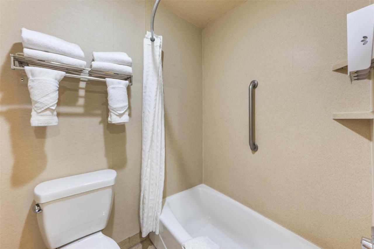 Queen Room with Two Queen Beds - Non Smoking at Best Western Plus Atrium Inn