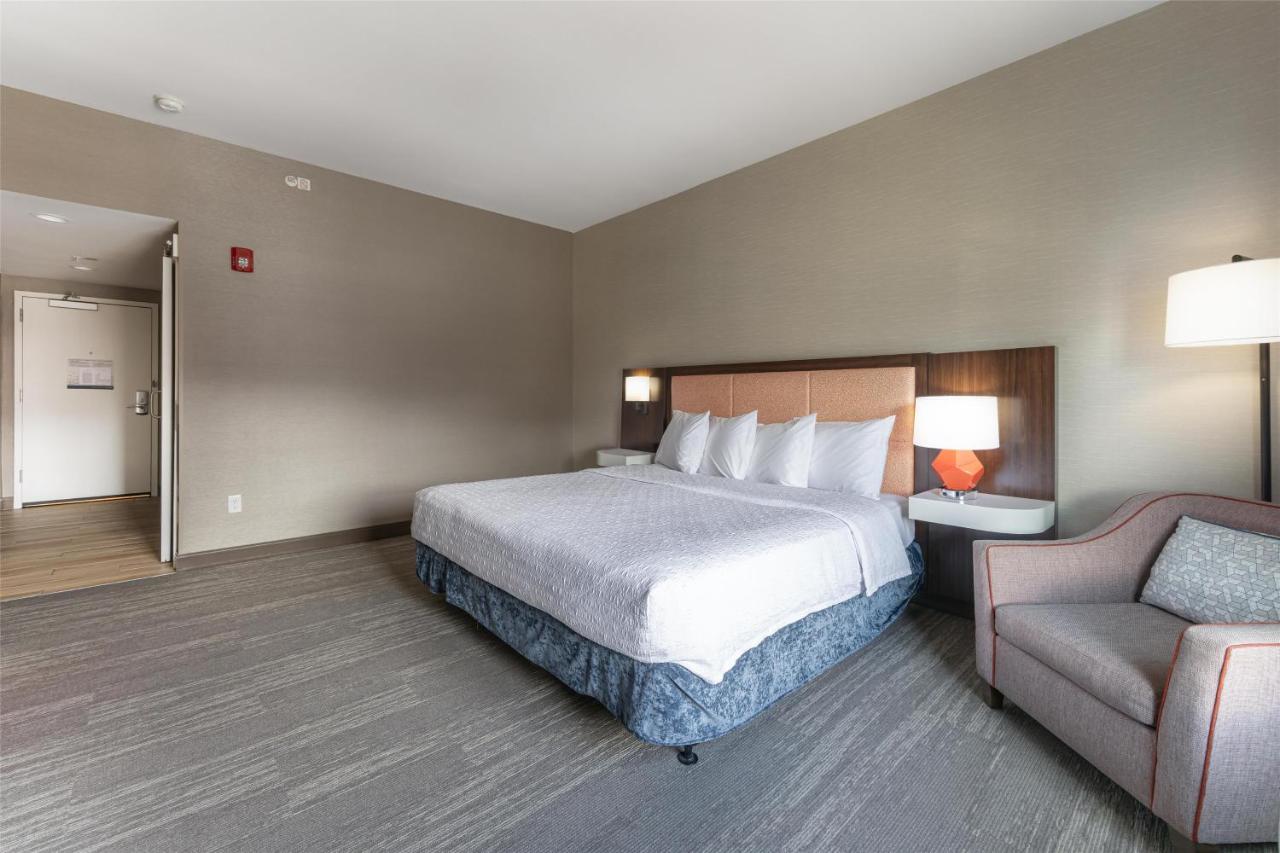 King Room at Hampton Inn & Suites Logan