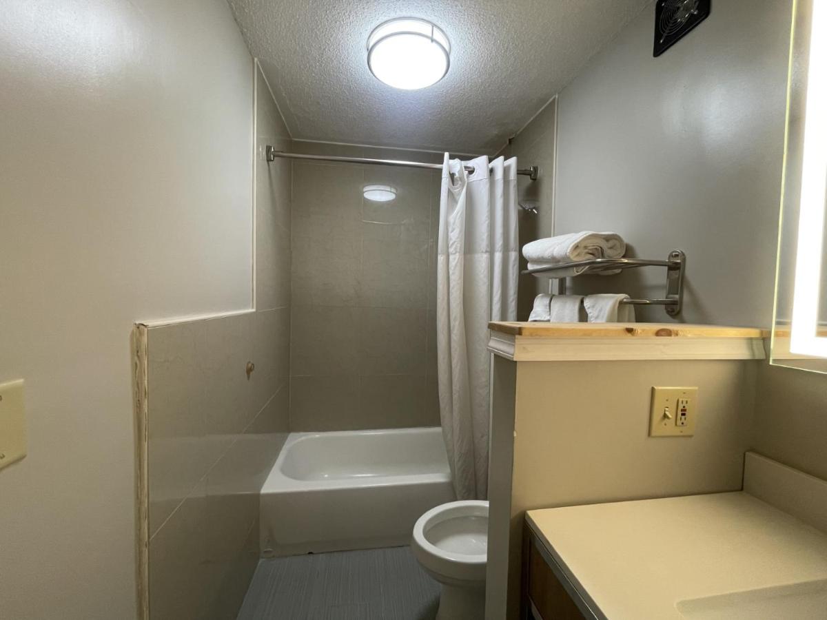 Double Room with Two Double Beds - Non-Smoking at Days Inn & Suites by Wyndham York