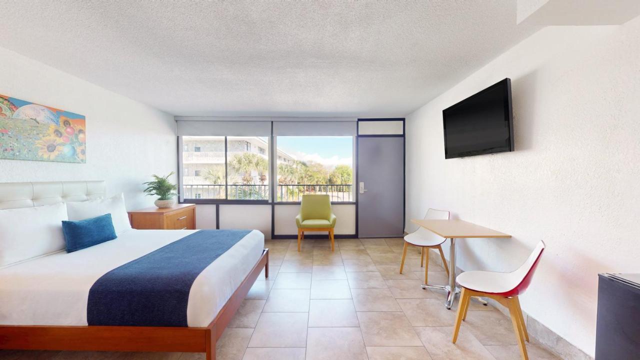 Room #85358527 at Park Royal Orlando managed by Accor
