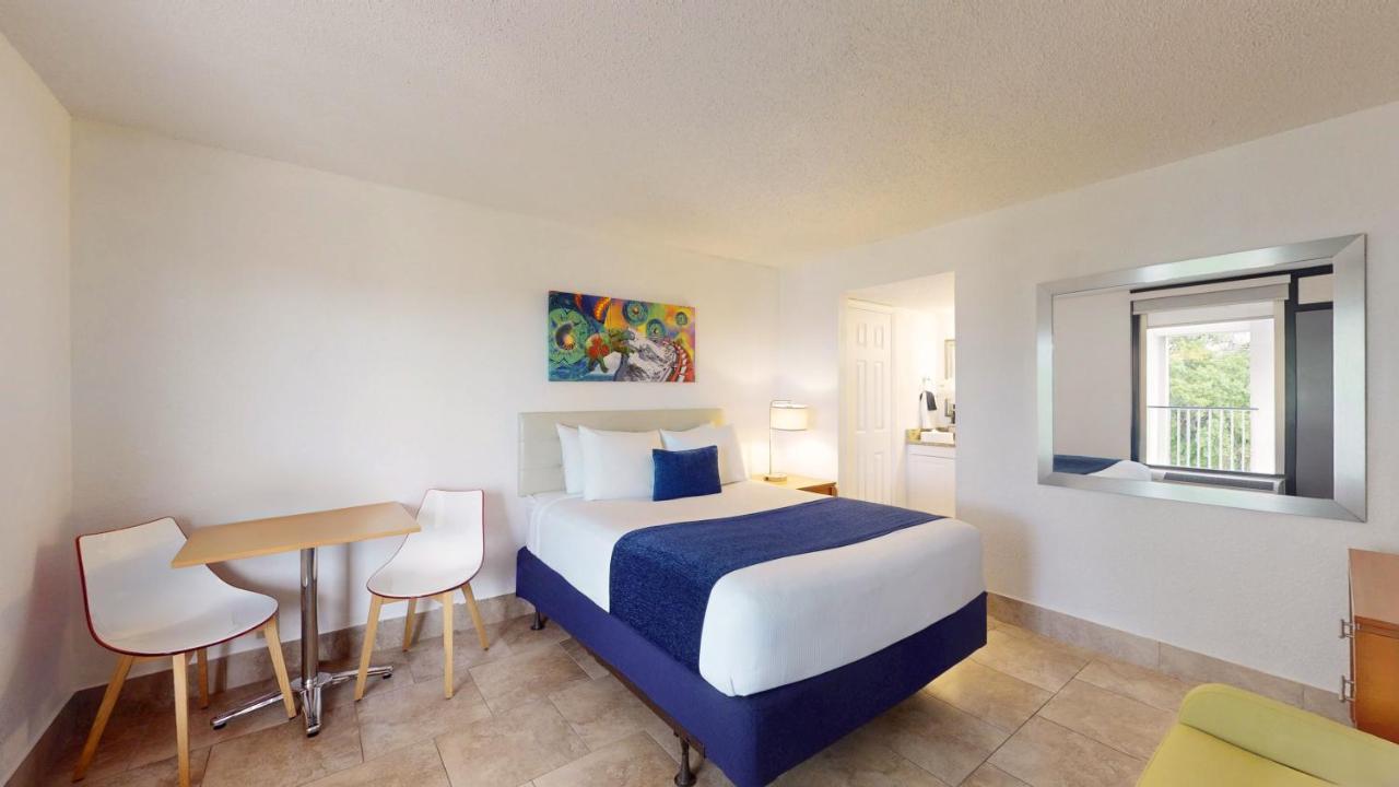 Room #85358526 at Park Royal Orlando managed by Accor