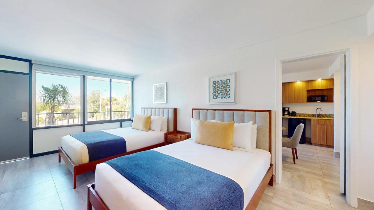 Room #85358528 at Park Royal Orlando managed by Accor