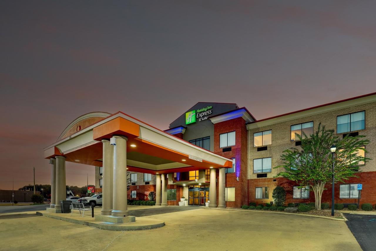 | Holiday Inn Express Hotel & Suites- Gadsden, an IHG Hotel