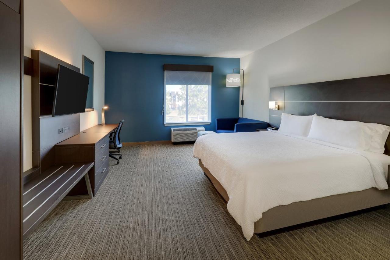 | Holiday Inn Express Hotel & Suites- Gadsden, an IHG Hotel