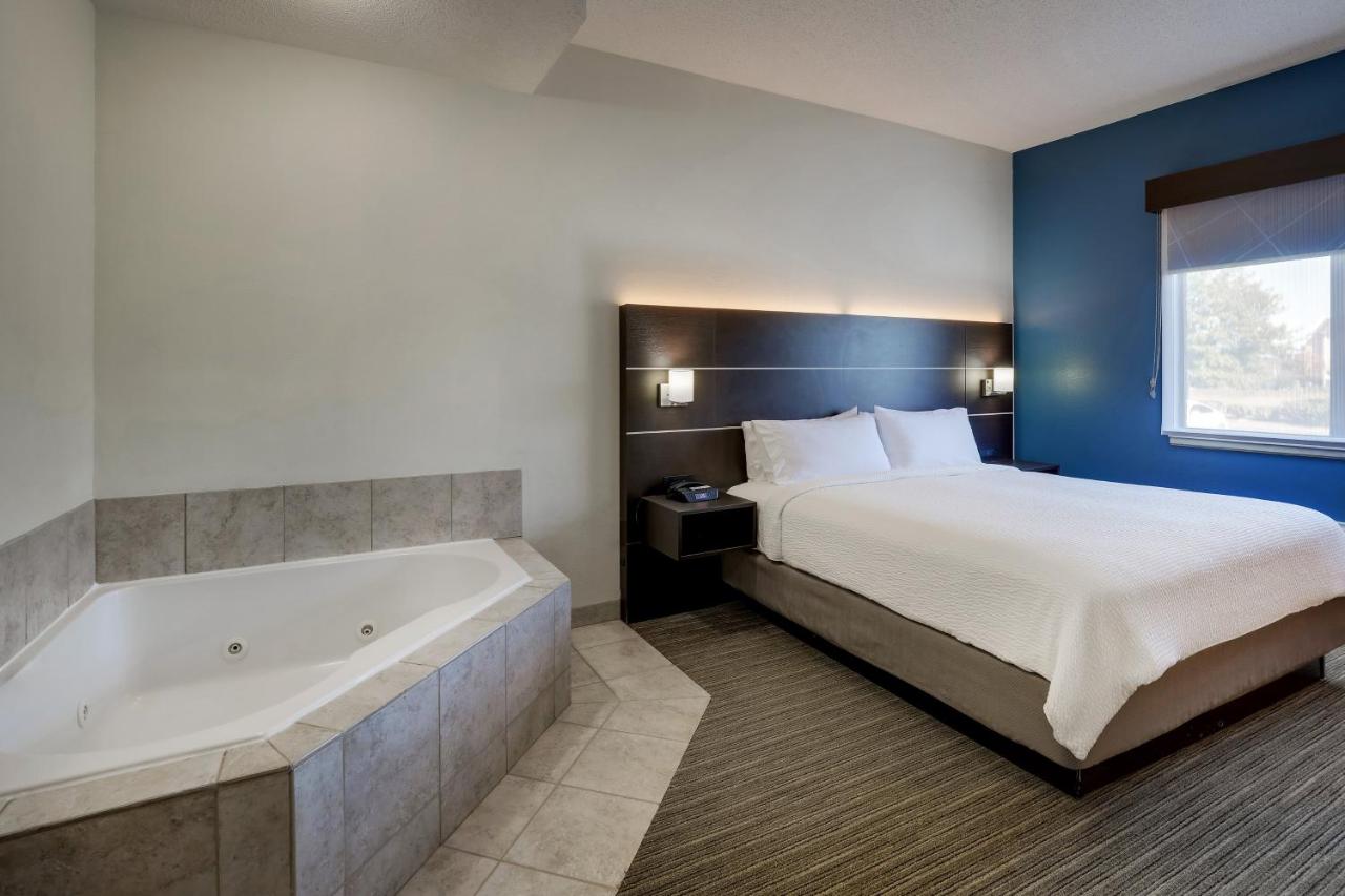| Holiday Inn Express Hotel & Suites- Gadsden, an IHG Hotel