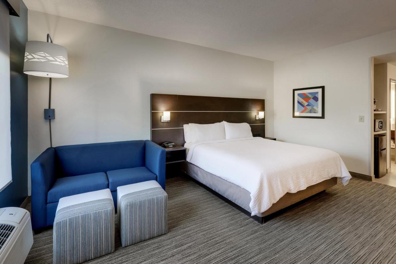 | Holiday Inn Express Hotel & Suites- Gadsden, an IHG Hotel