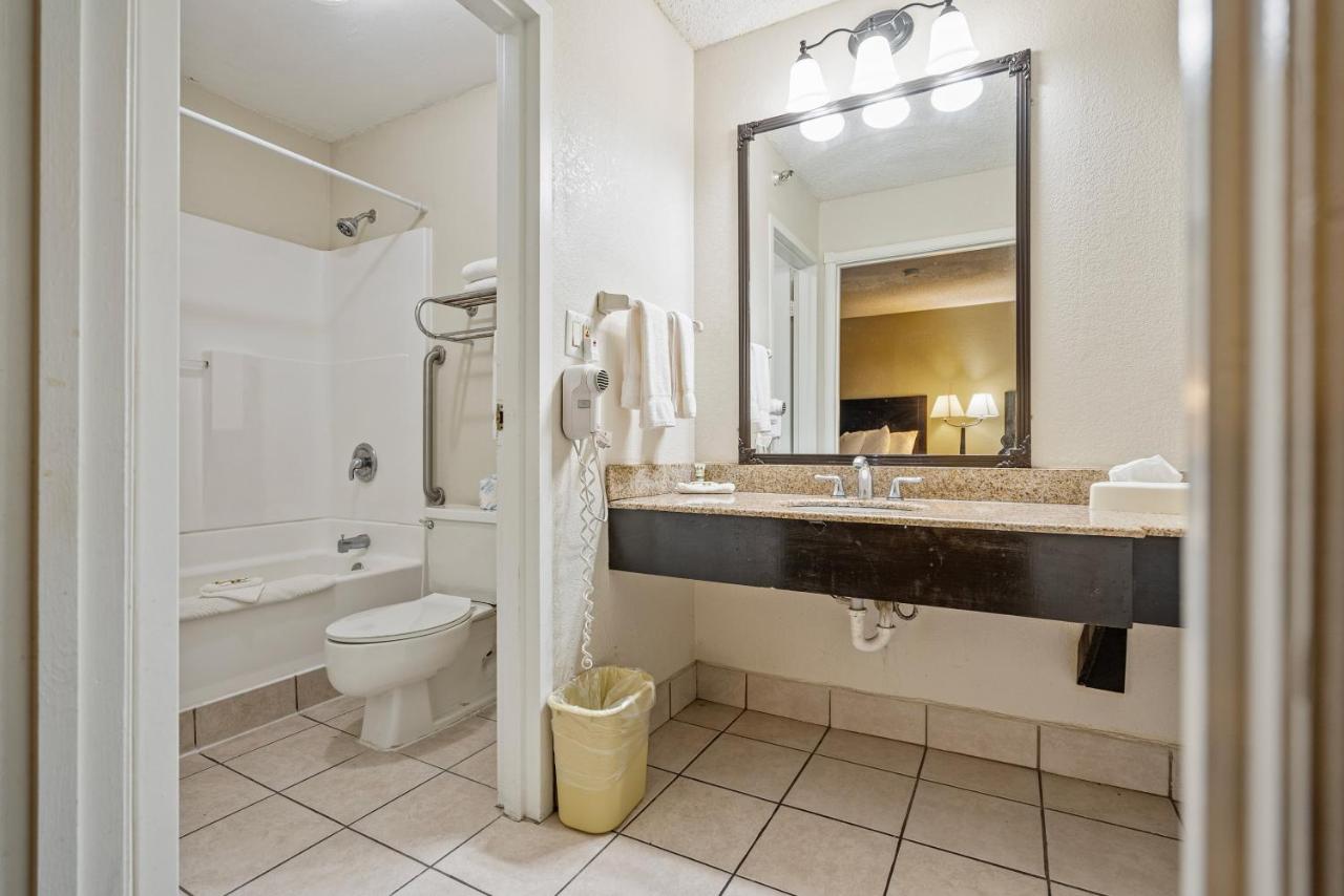 Queen Suite with Two Queen Bed and Sofa Bed - Smoking at Coratel Plus Suites Wichita West Airport
