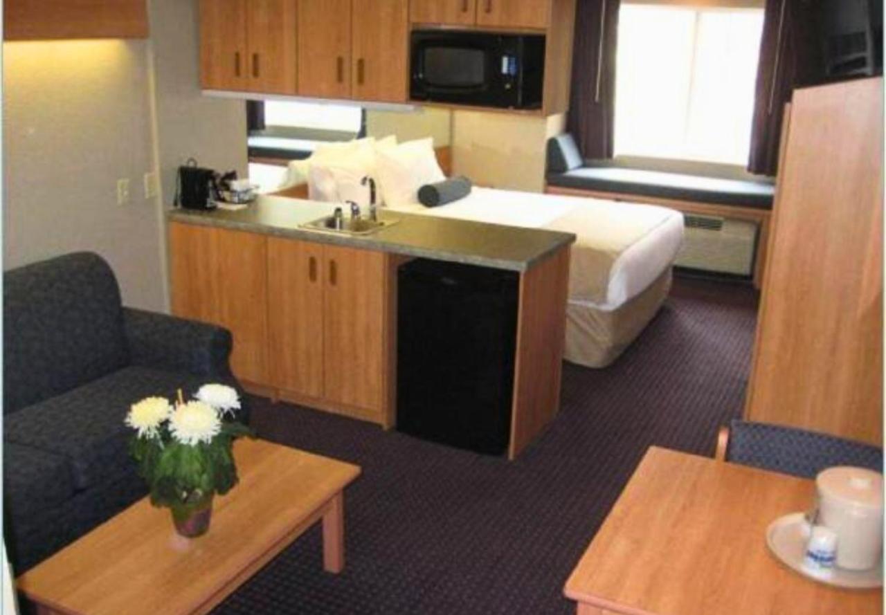 | Microtel Inn & Suites by Wyndham Hazelton/Bruceton Mills