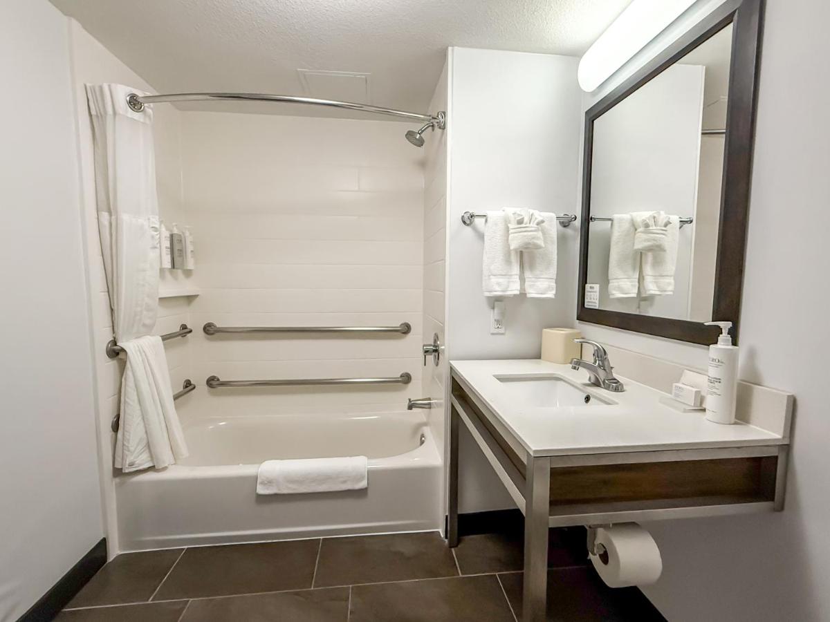 King Room - Disability Access at Hilton Garden Inn Gilroy