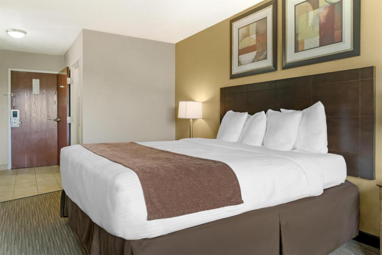 | Best Western Port Huron Blue Water Bridge