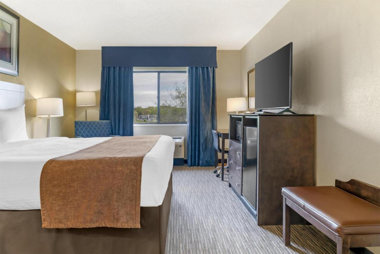 | Best Western Port Huron Blue Water Bridge