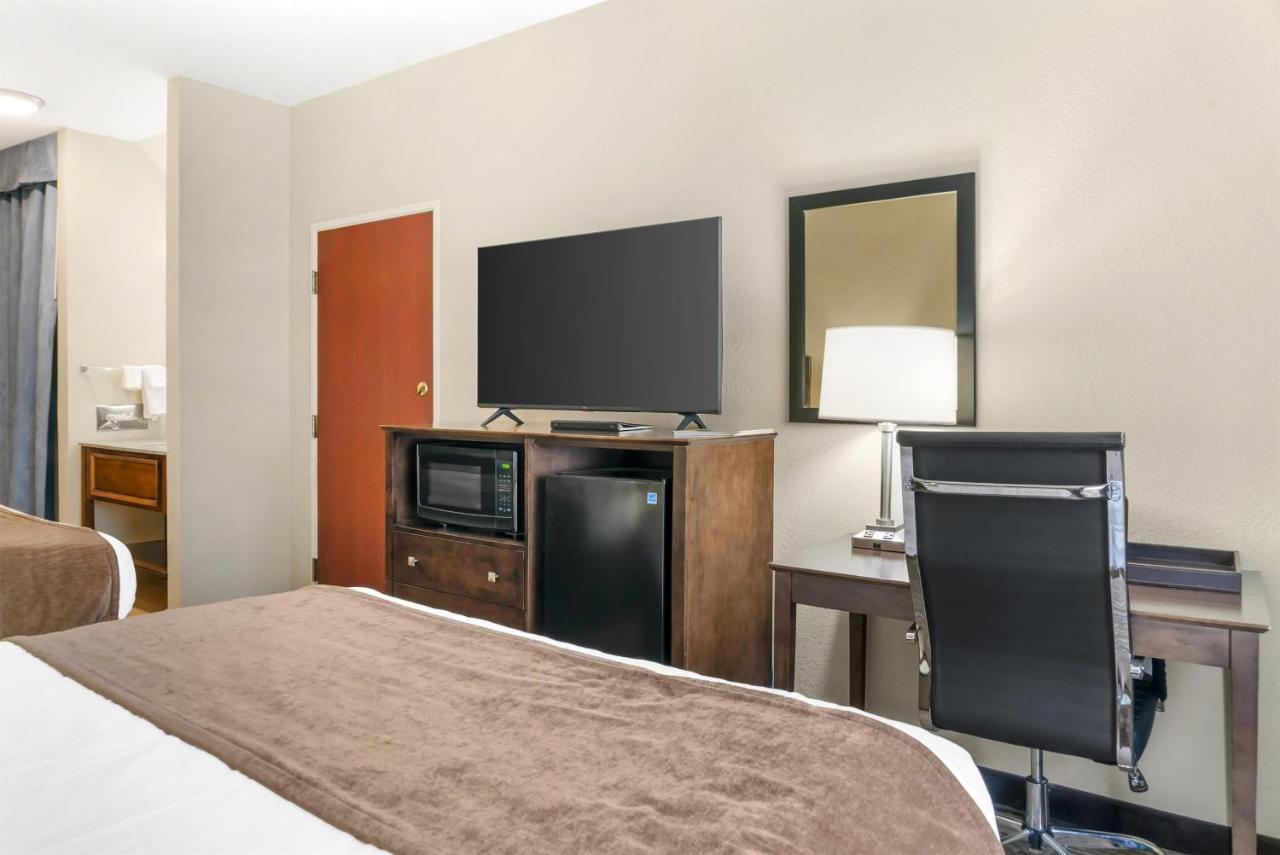 | Best Western Port Huron Blue Water Bridge