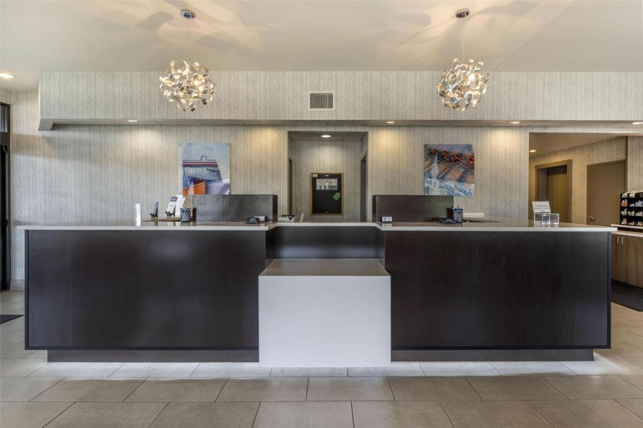 | Best Western Plus Castlerock Inn & Suites