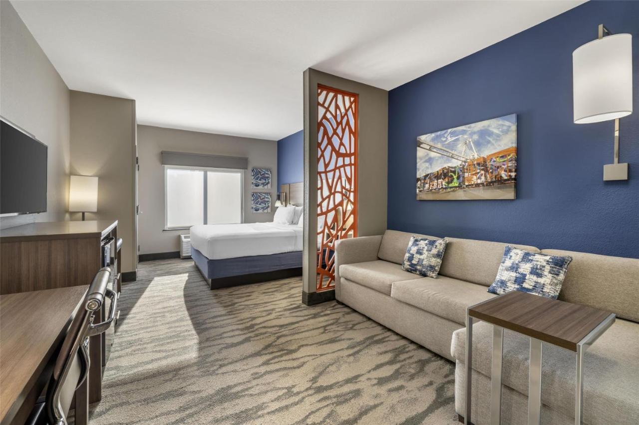 | Best Western Plus Castlerock Inn & Suites