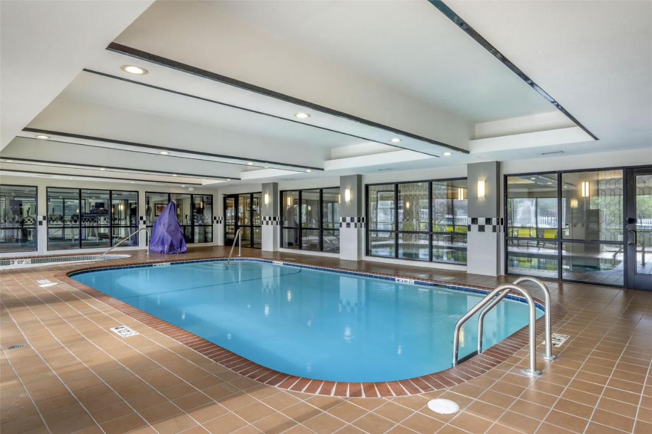 | Best Western Plus Castlerock Inn & Suites