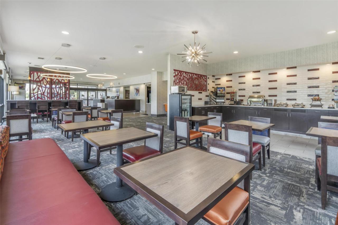 | Best Western Plus Castlerock Inn & Suites