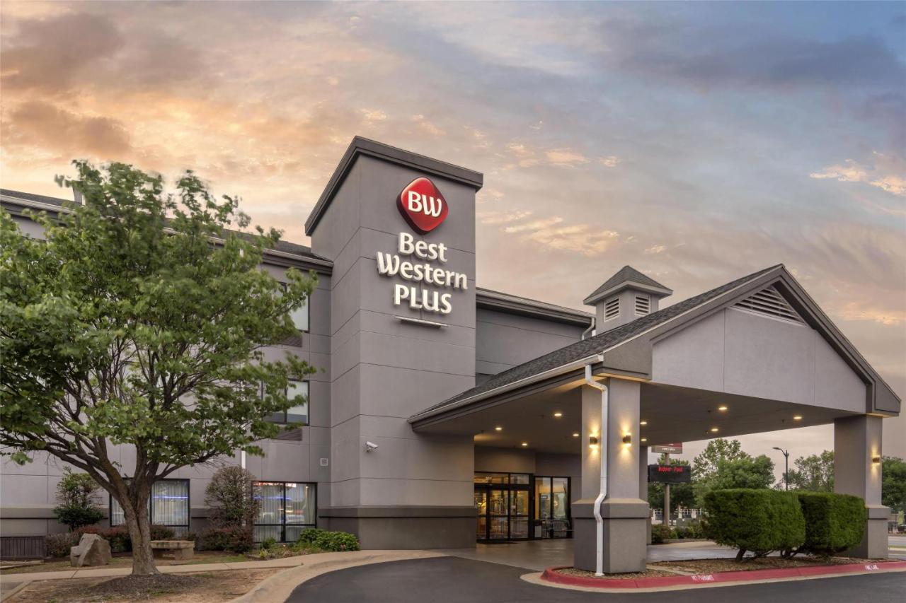 | Best Western Plus Castlerock Inn & Suites