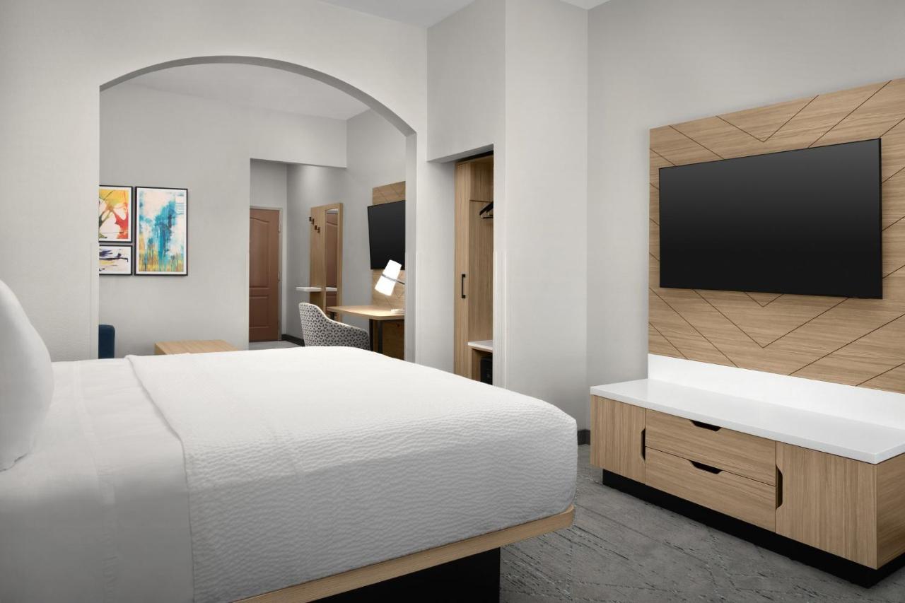 King Suite at Holiday Inn Express Hotel & Suites DFW West - Hurst by IHG