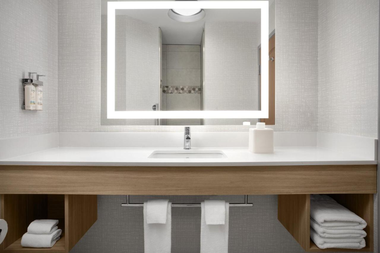 | Holiday Inn Express Hotel & Suites DFW West - Hurst, an IHG Hotel