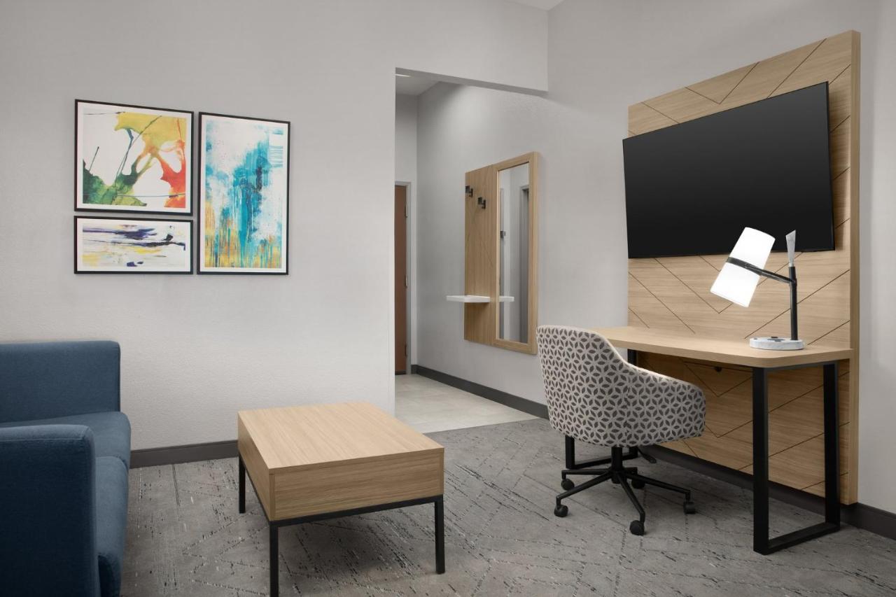 | Holiday Inn Express Hotel & Suites DFW West - Hurst, an IHG Hotel